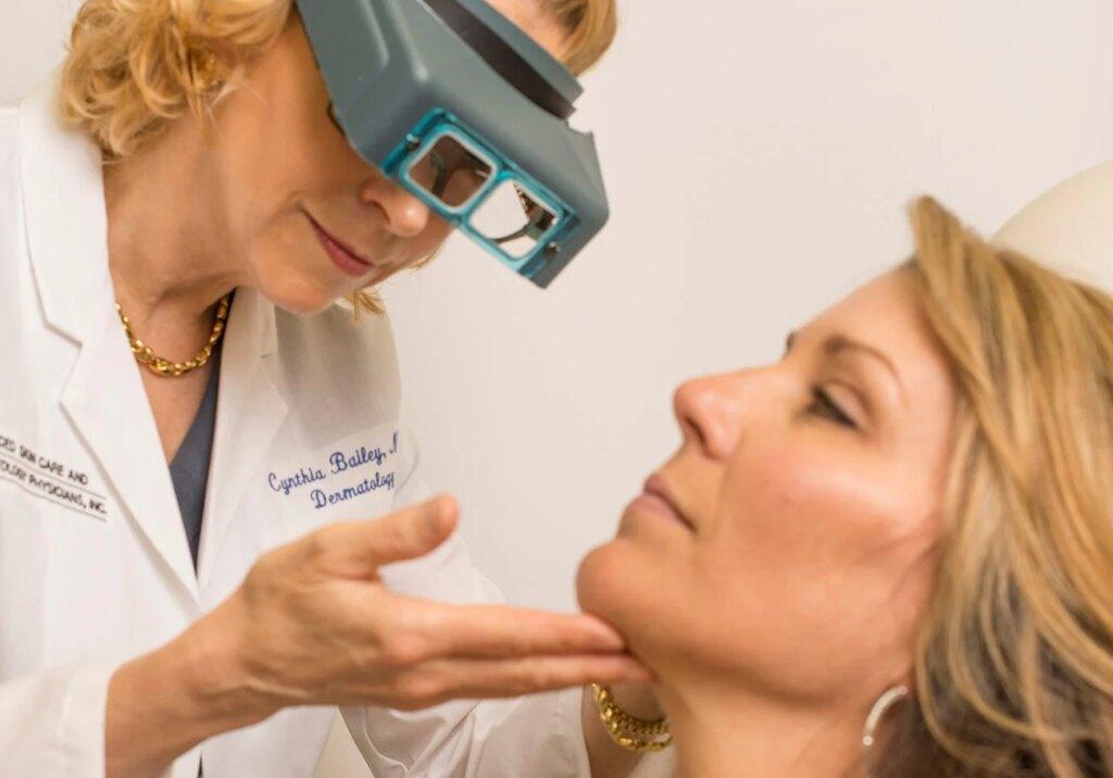 Greatest Rosacea Skincare Routine, Merchandise & Therapy by a Dermatologist
– Dr. Bailey Pores and skin Care